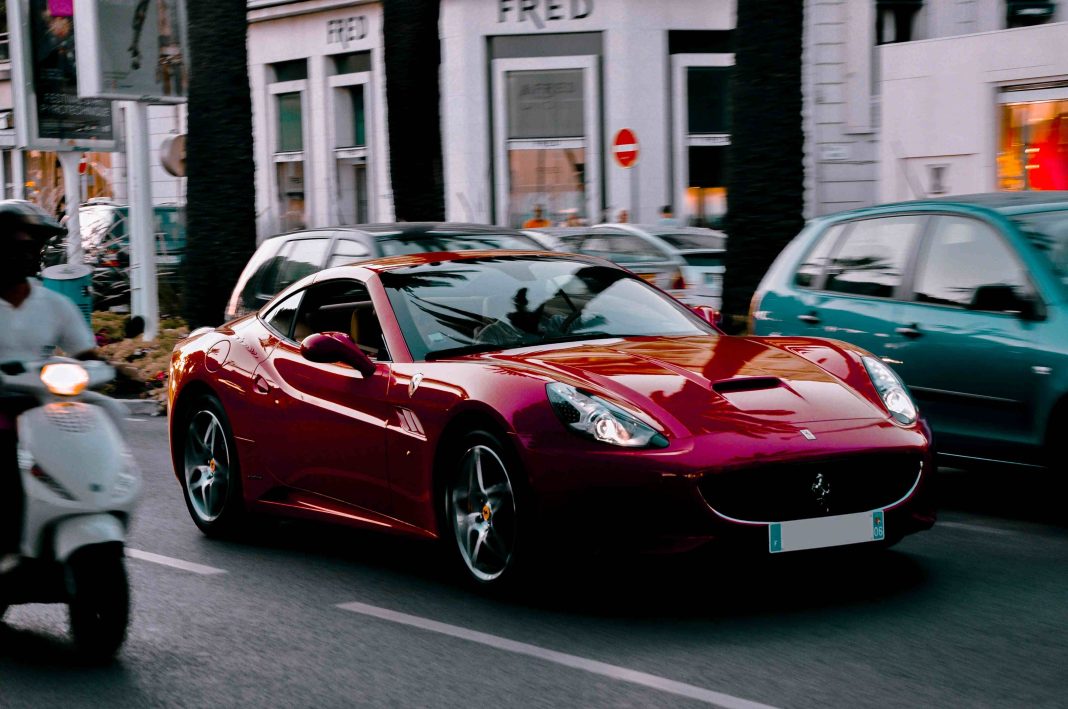 Common Mistakes To Avoid When Booking Luxury Car Rental UAE